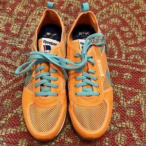 Reebok! Size 7.5 never been worn!